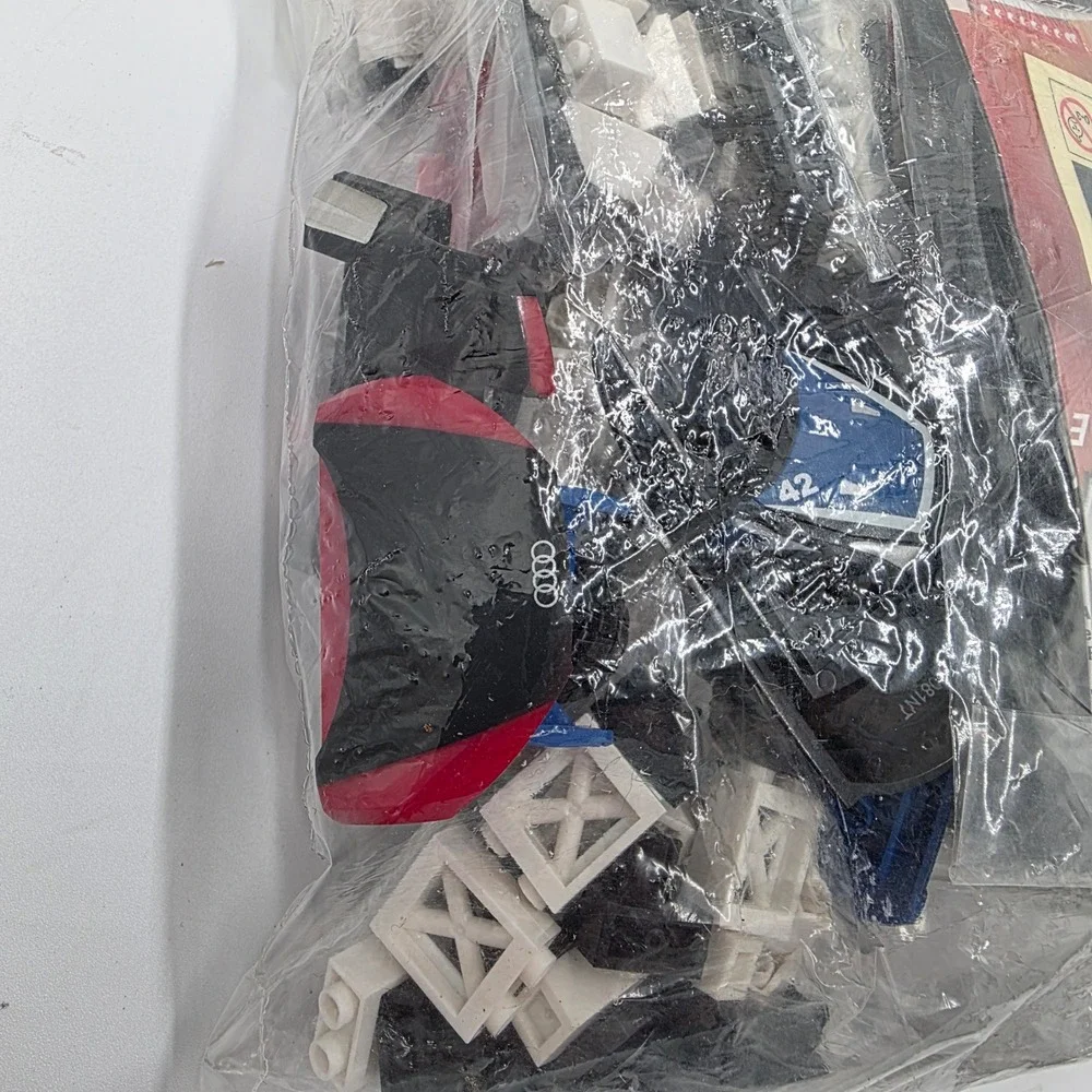 Mega Bloks Need for Speed Audi R8 Building Set Construction Toy Red Black White